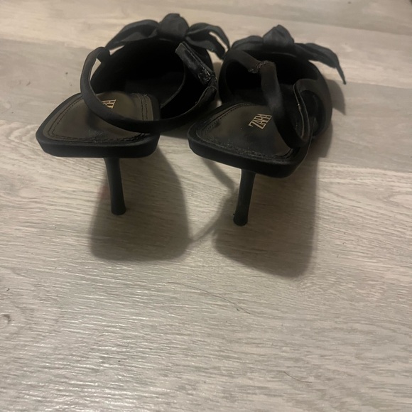 Zara Black Slingback kitten Heels with Bow - Picture 4 of 10